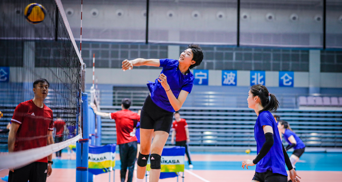 Chinese women's volleyball team trains in Beilun - photo by Zhu Lin