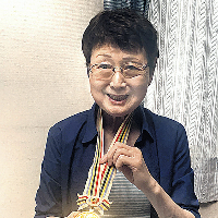 Yoko Shinozaki